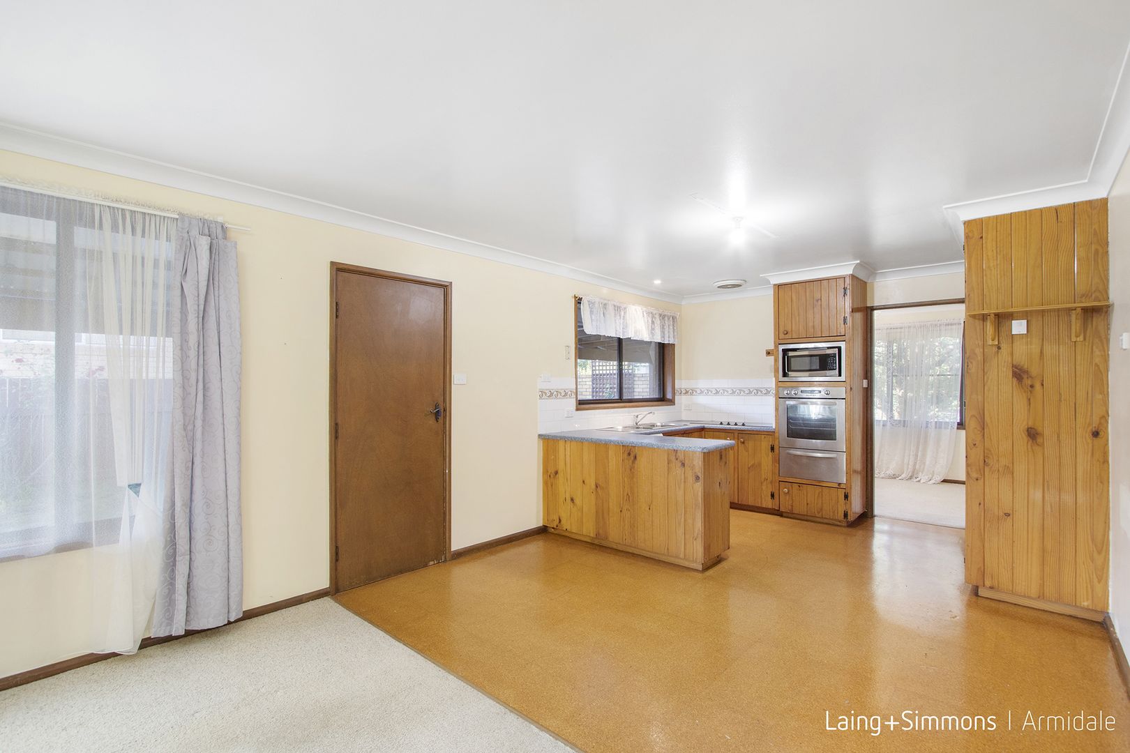 2 Joan Place, Armidale NSW 2350, Image 2