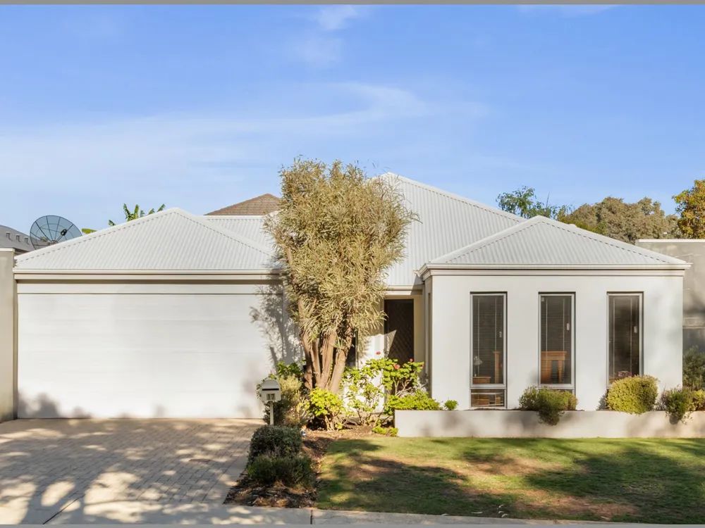 4 bedrooms House in 17 Runnymede Gate WELLARD WA, 6170