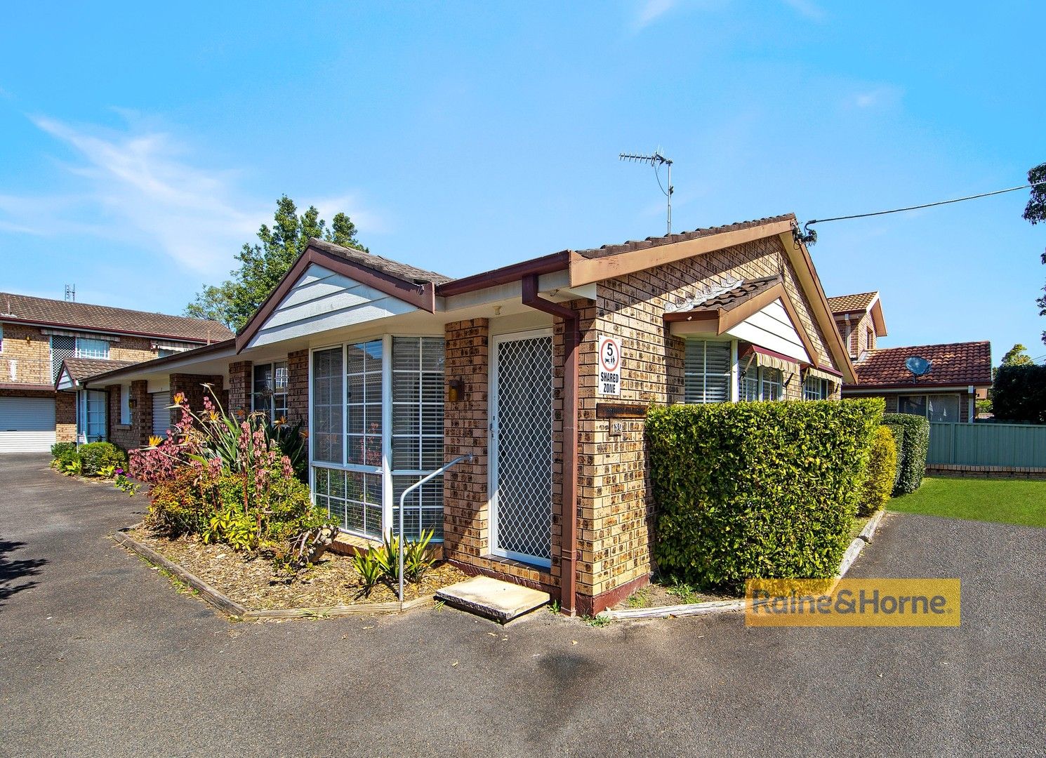 2 bedrooms Villa in 4/130 Railway Street WOY WOY NSW, 2256