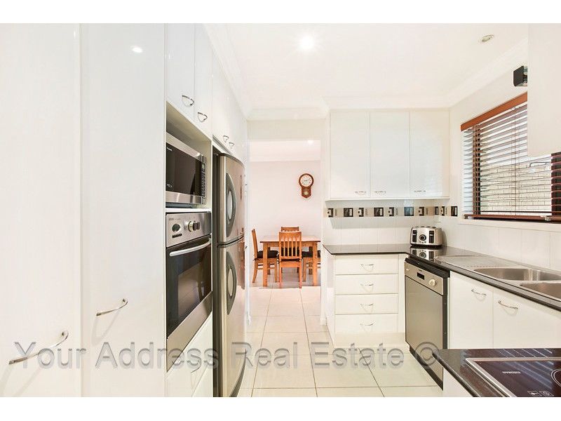 7 Woodview Street, Browns Plains QLD 4118, Image 2