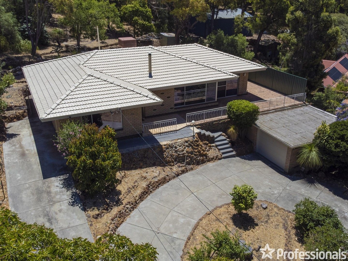 32 Valley Road, Kalamunda WA 6076, Image 0