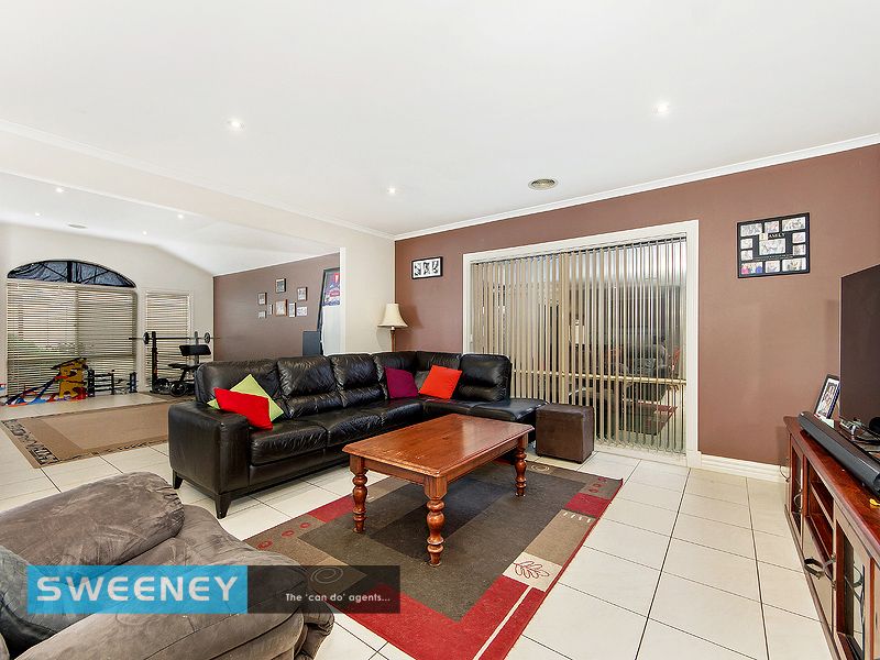 16 Coomgarie Terrace, Cairnlea VIC 3023, Image 2