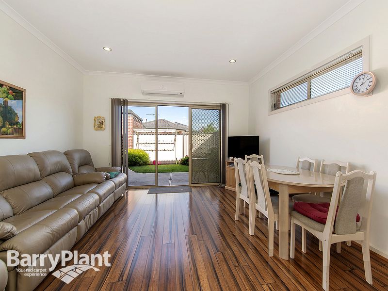 2/115 Fox Street, St Albans VIC 3021, Image 1