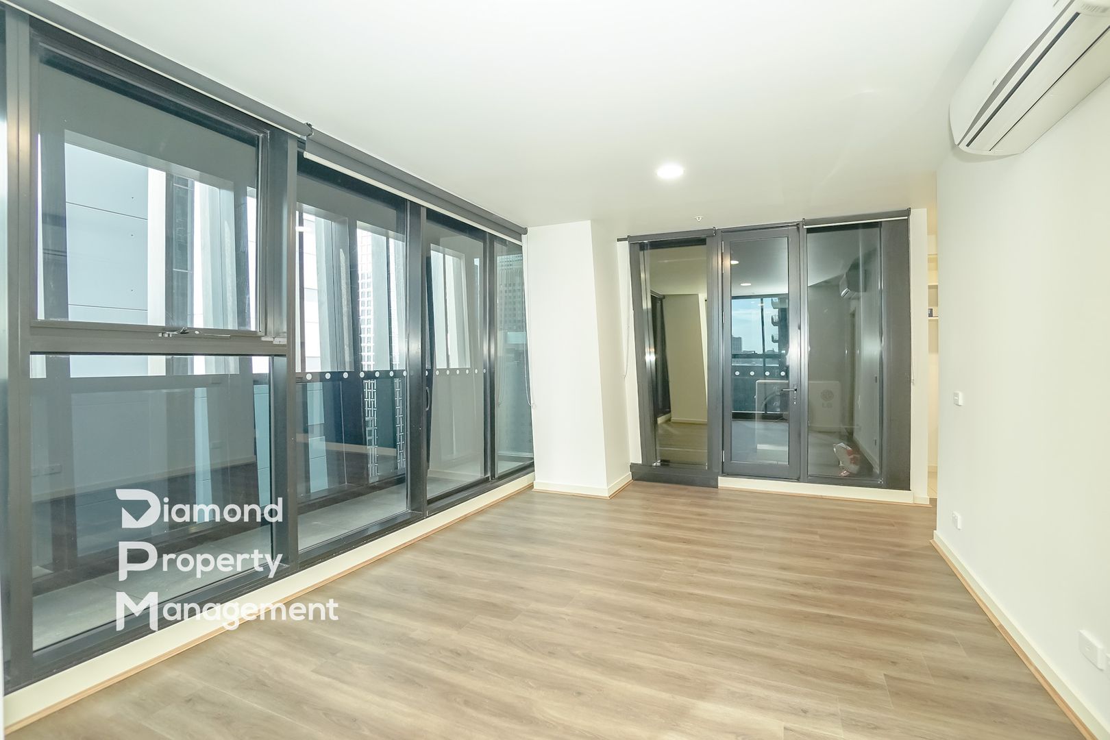 2XX7/568 Collins Street, Melbourne VIC 3000 Apartment For Rent Domain