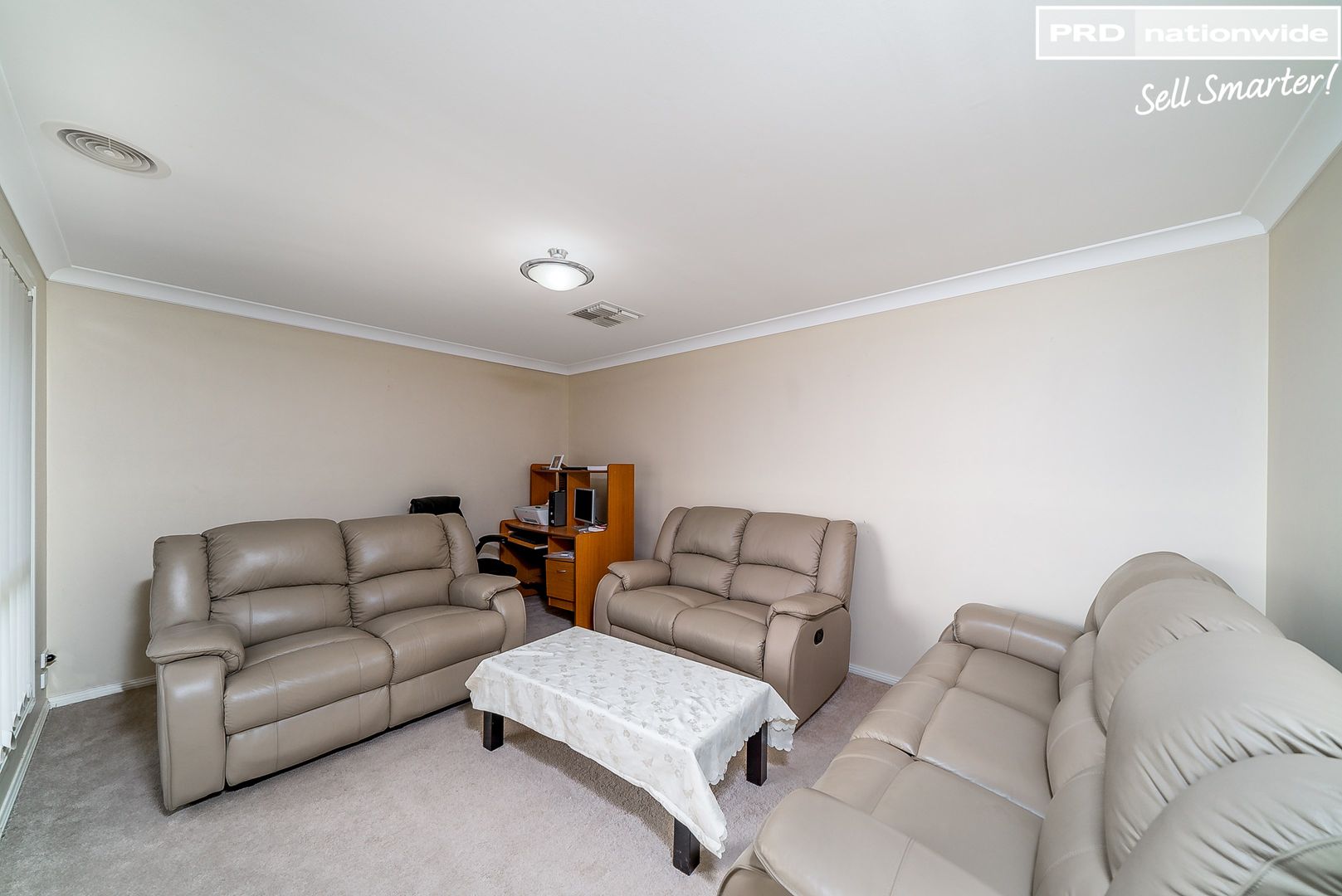 35 Paldi Crescent, Glenfield Park NSW 2650, Image 2