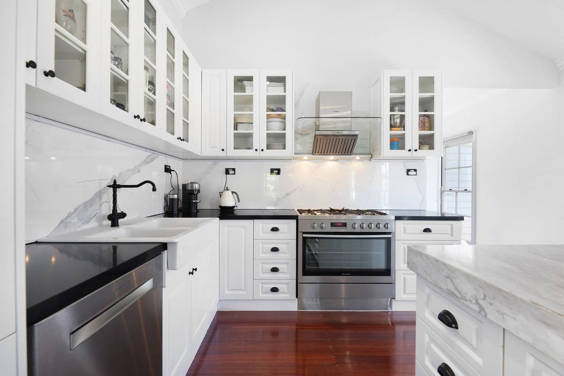 13 Barton Avenue Southport 4215 - Image 5