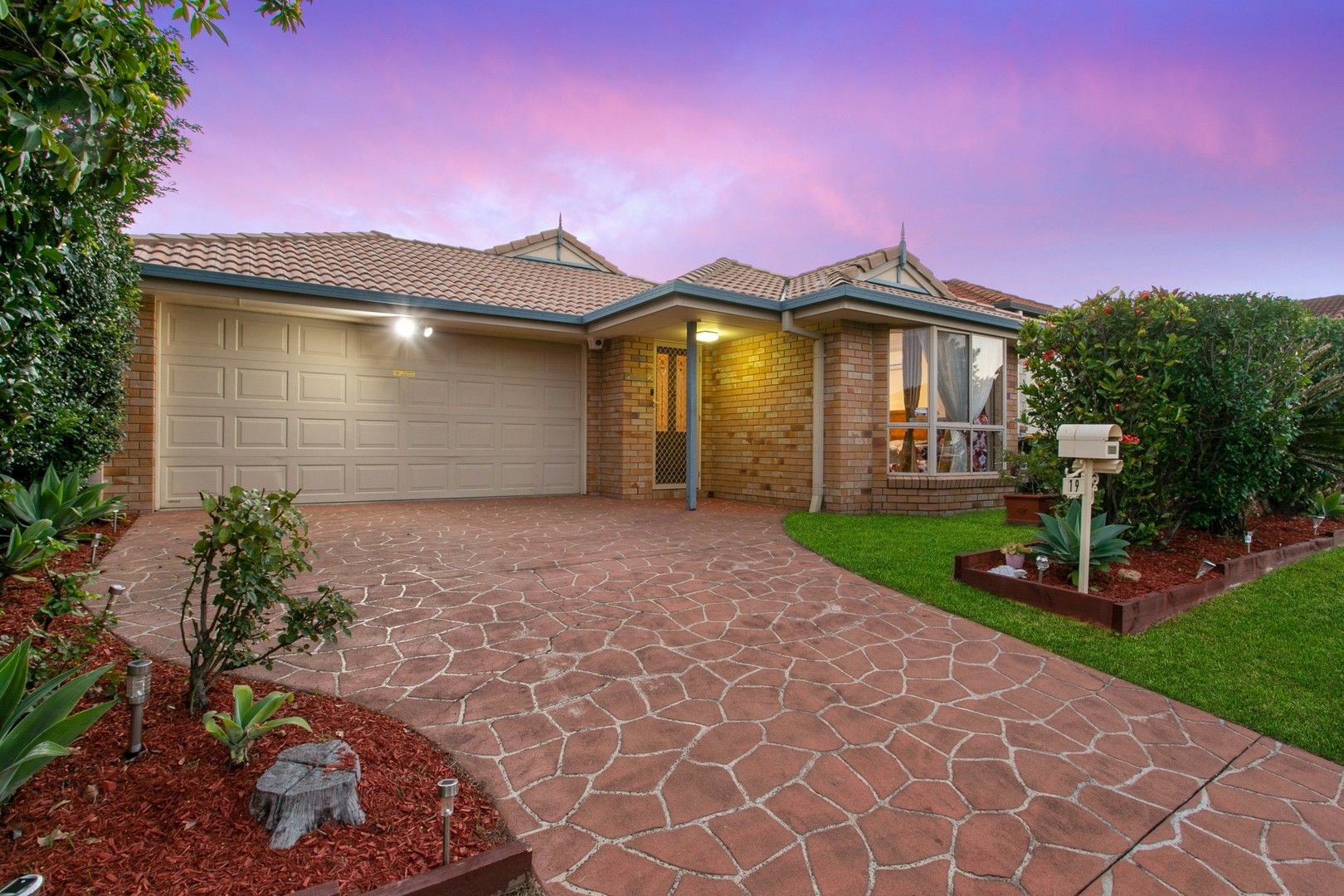 4 bedrooms House in 19 Moorrinya Circuit NORTH LAKES QLD, 4509