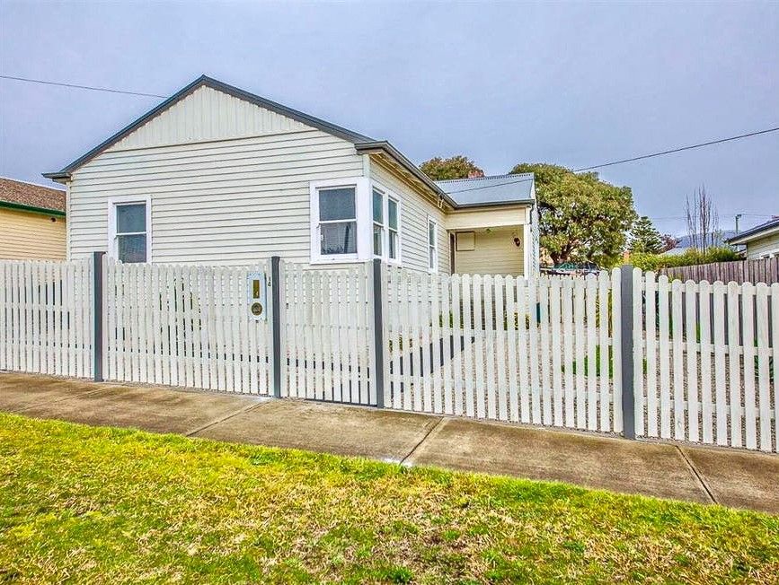 3 bedrooms House in 14 Maple Avenue MOONAH TAS, 7009