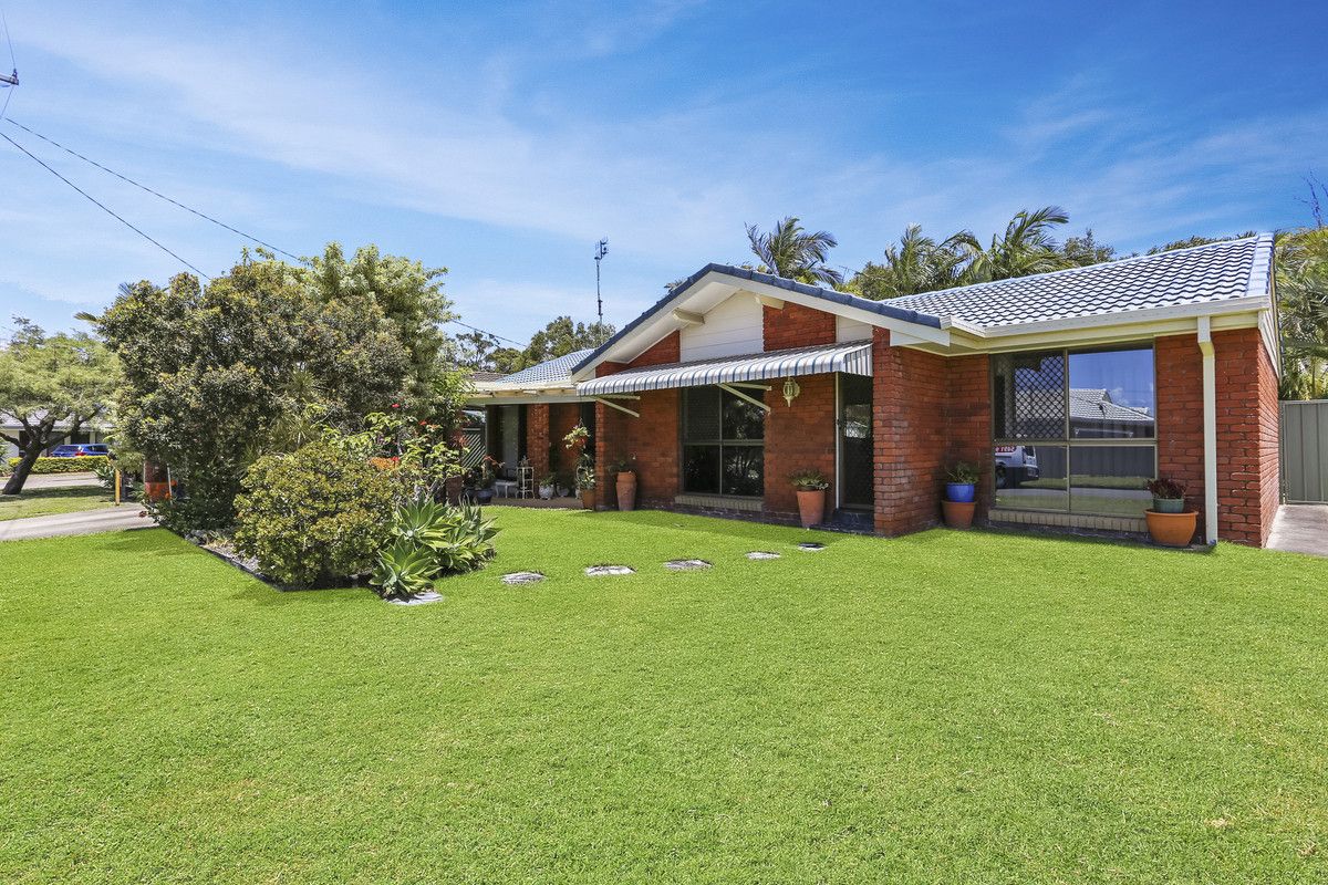 8 Ambako Place, Golden Beach QLD 4551, Image 0