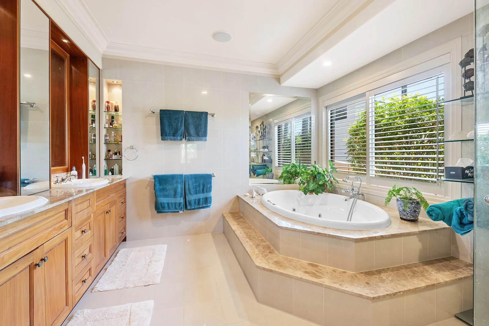 Additional image 23 of 6 Chantilly Close, Benowa QLD 4217