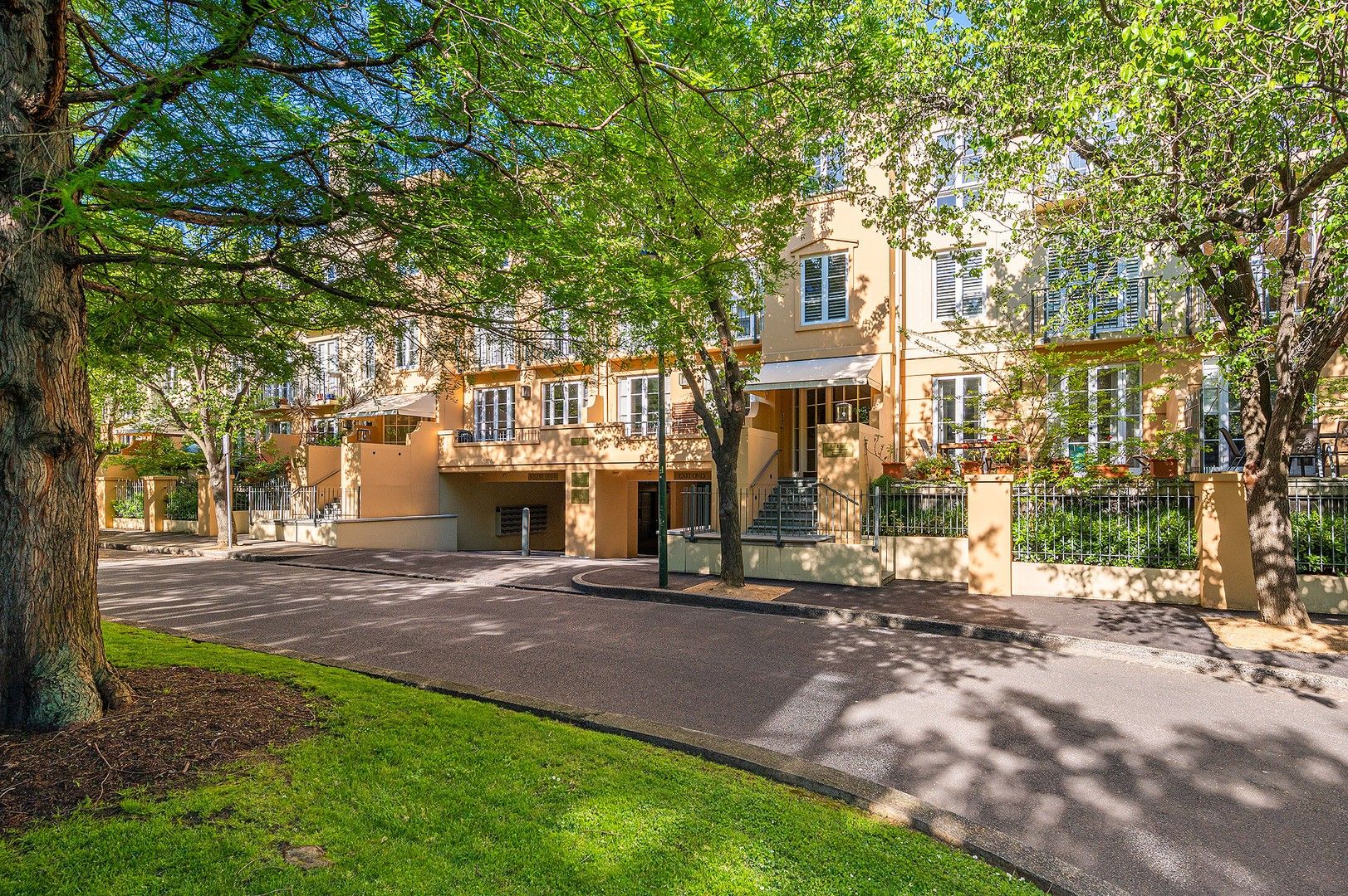 3 bedrooms Apartment / Unit / Flat in 41/1 Wellington Crescent EAST MELBOURNE VIC, 3002