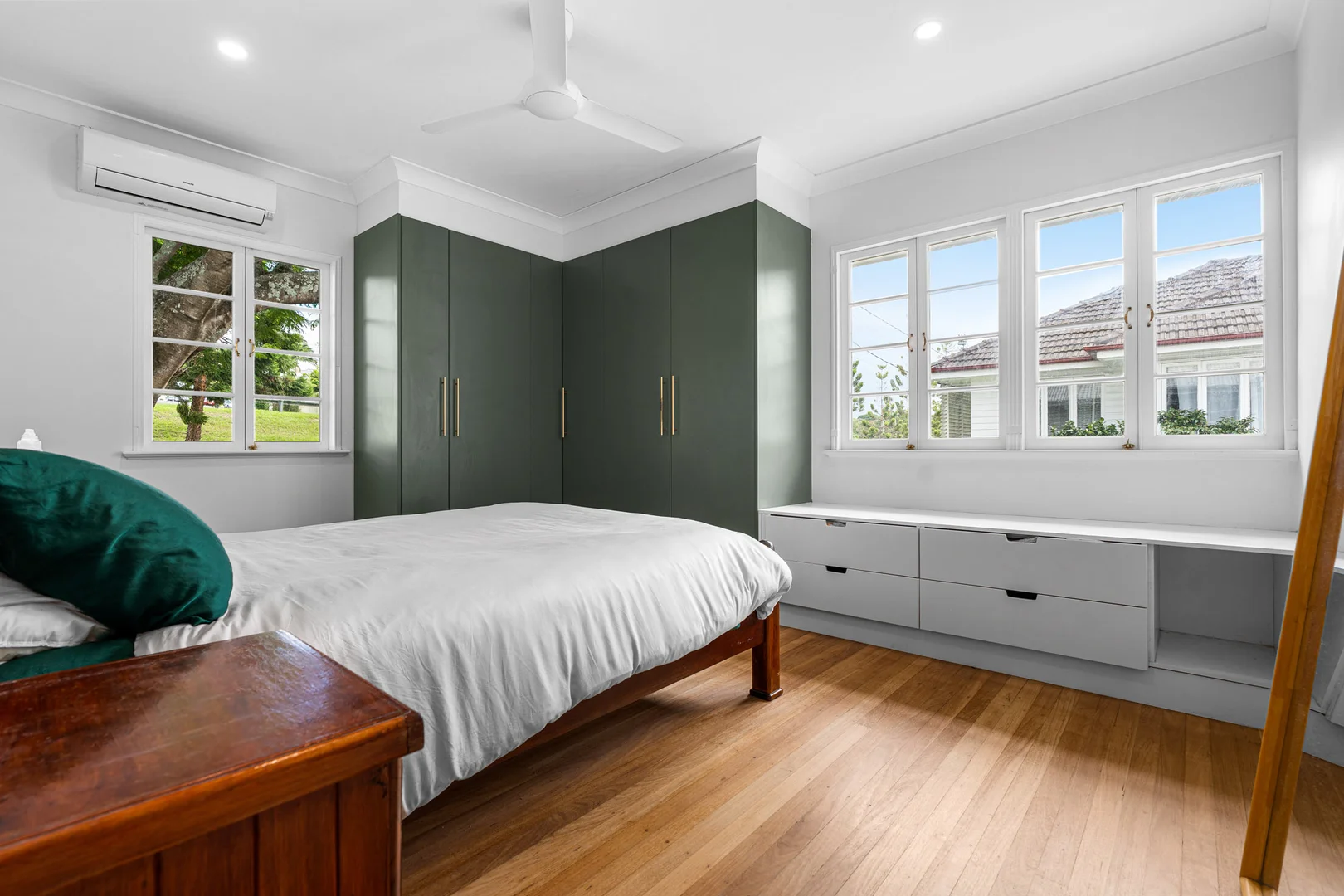 Additional image 9 of 1104 Logan Road, Holland Park West QLD 4121