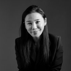 Jia Wizel, Sales representative