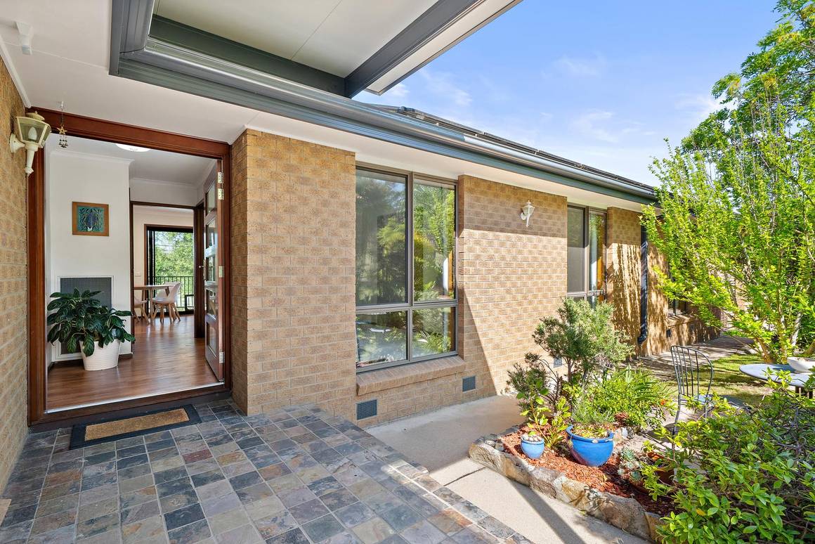 8 Brownsmith Crescent, Kambah ACT 2902 | Domain64588144038787113