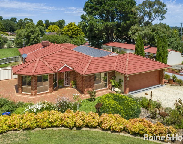 2 Tattersall Drive, Kyneton VIC 3444