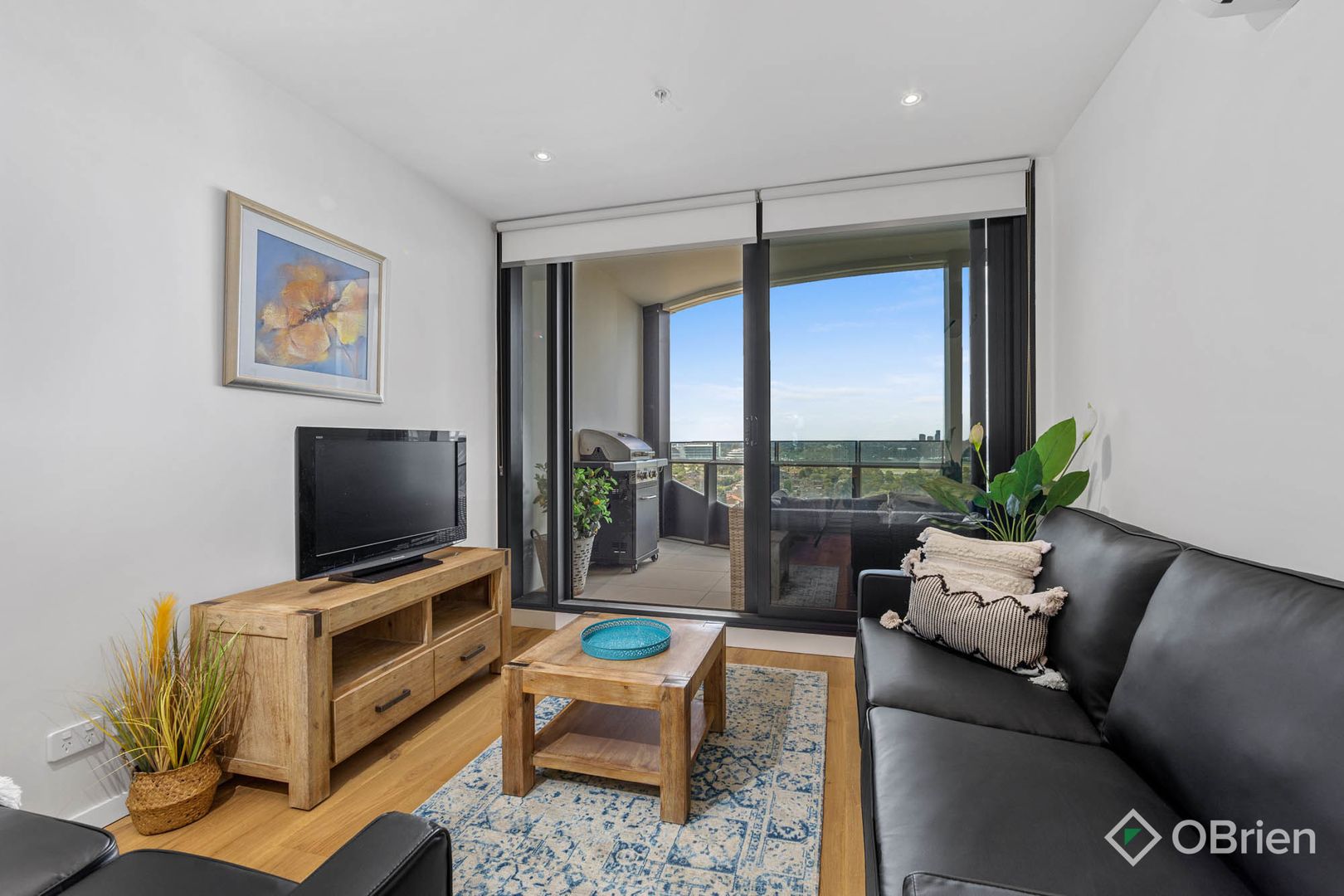 902/5 Joseph Road, Footscray VIC 3011, Image 2