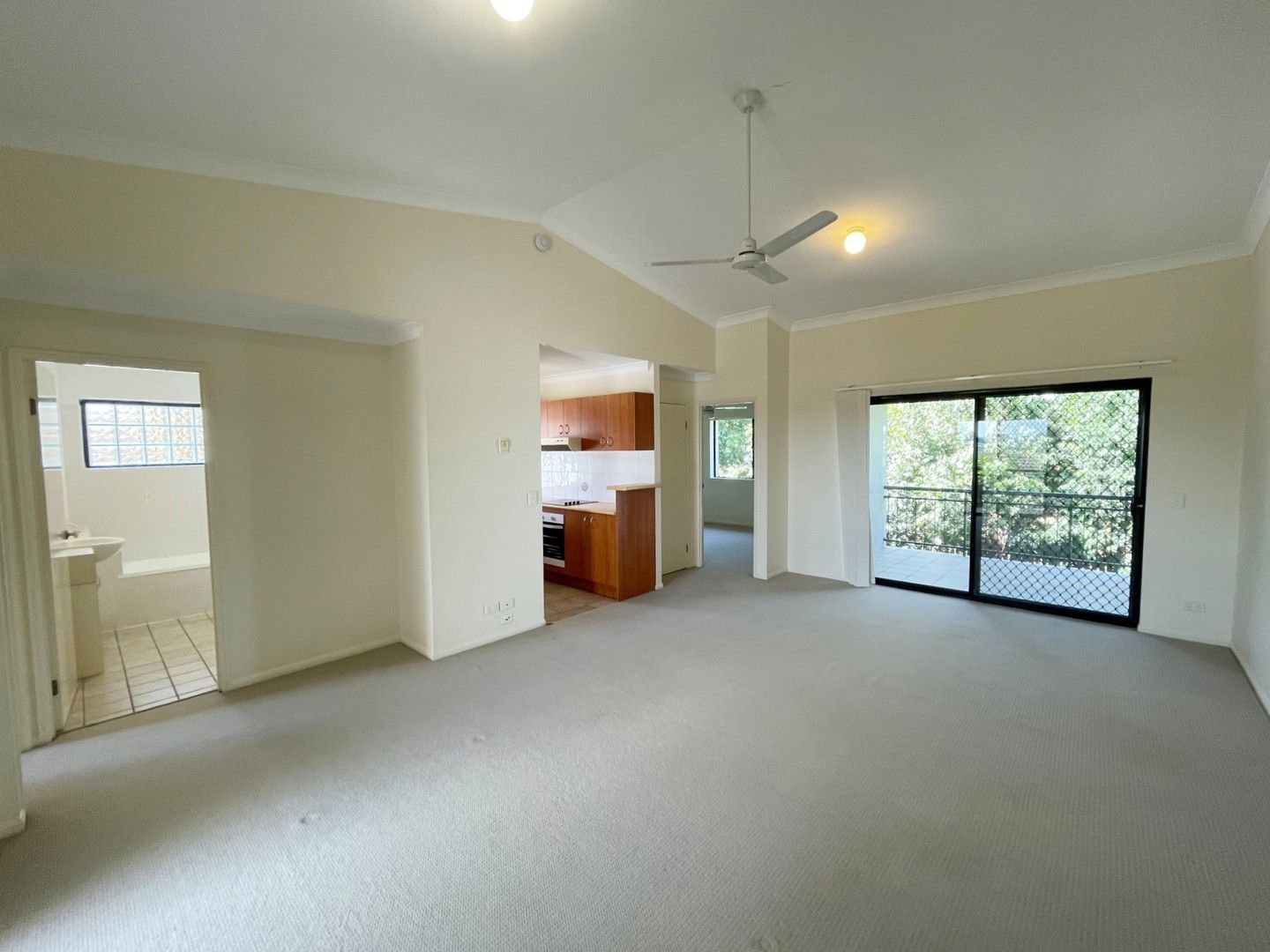 2 bedrooms Apartment / Unit / Flat in 5/60 Miles Street HAWTHORNE QLD, 4171