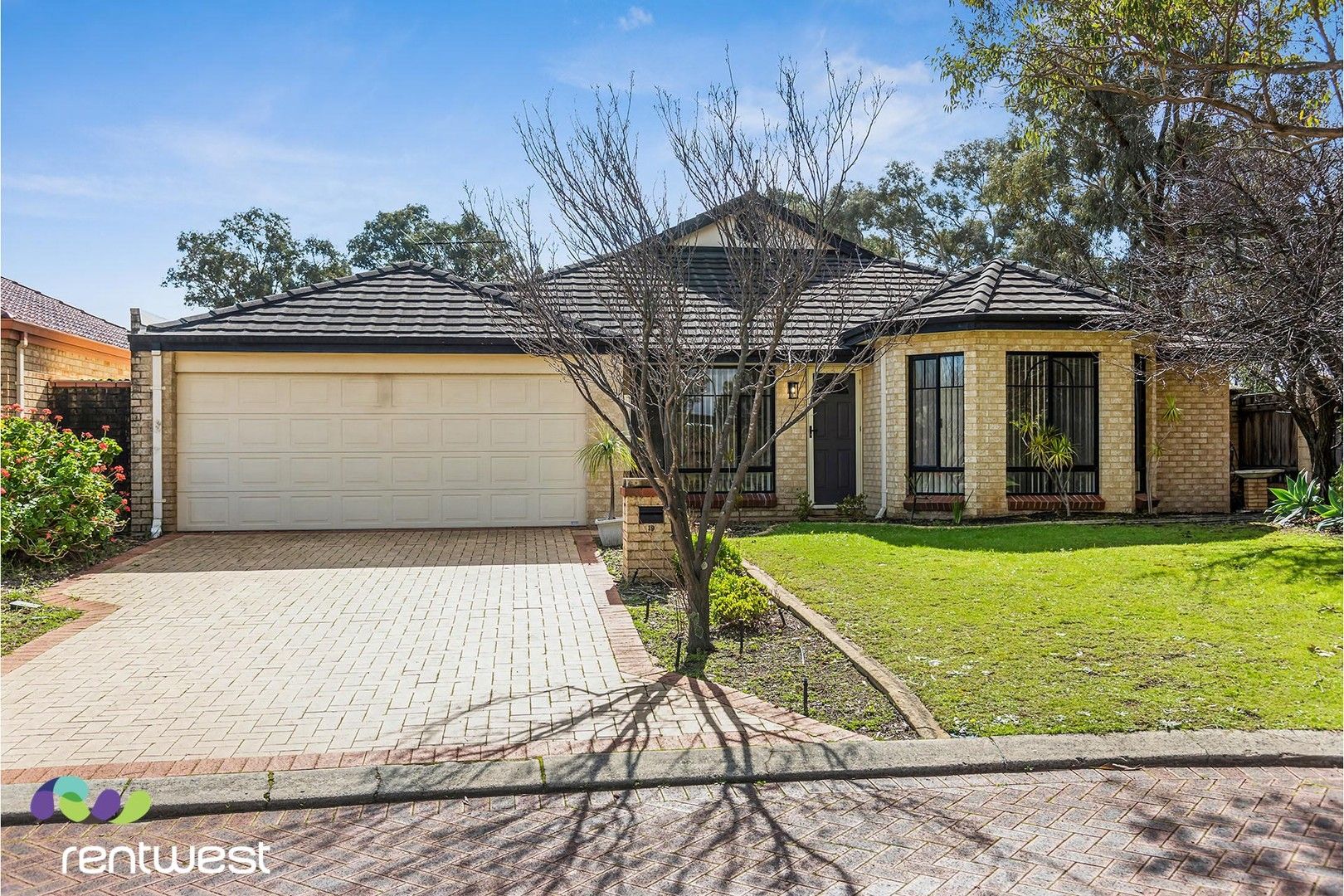 4 bedrooms House in 19 Cheval Place CANNING VALE WA, 6155