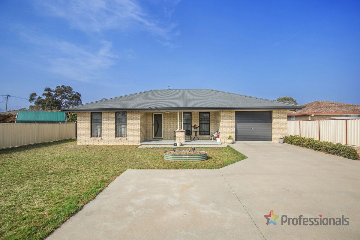 2A Dumaresq Street, Uralla NSW 2358, Image 0