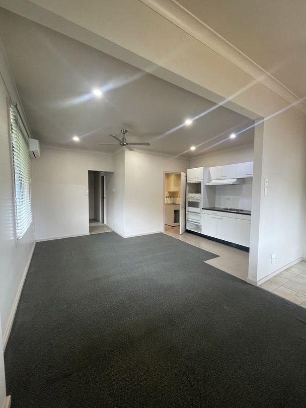 2 bedrooms Apartment / Unit / Flat in 1/32 LAMBTON ROAD WARATAH NSW, 2298