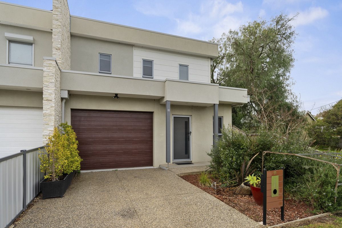 3 bedrooms Townhouse in 11 Lodge Street MADDINGLEY VIC, 3340
