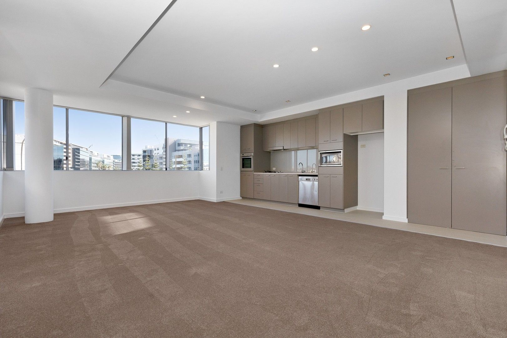 1 bedrooms Apartment / Unit / Flat in 211/4 Honeysuckle Drive NEWCASTLE NSW, 2300
