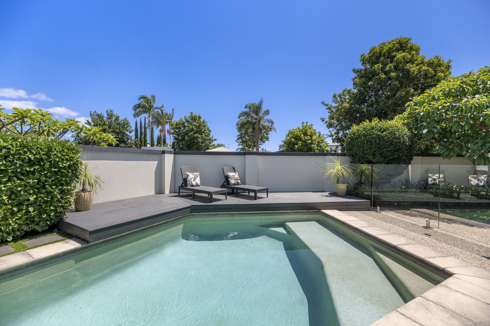 8 Mccleary Street, Bundall Property History & Address Research Domain