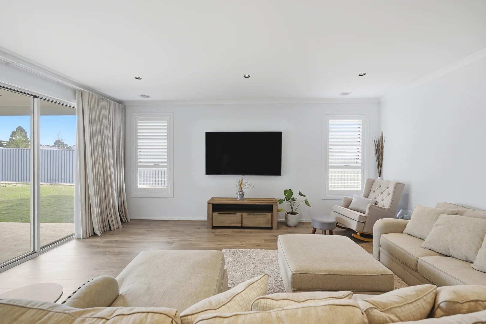 Additional image 12 of 1 Oak Grove, Romsey VIC 3434