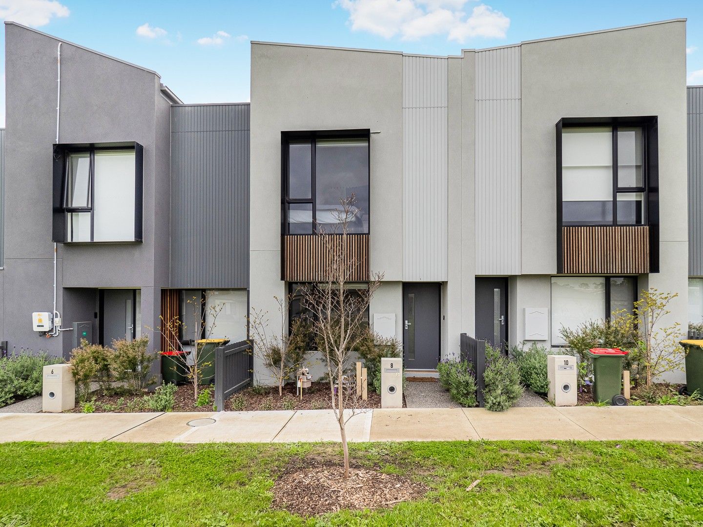8 Yamuna Way, Cranbourne West VIC 3977 - Townhouse For Rent - $490 | Domain