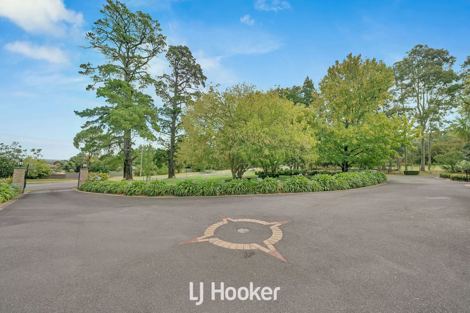 7678 Harkaway Road, Berwick VIC 3806 House for Sale Domain