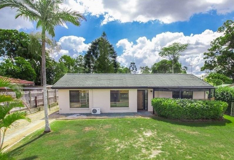 3 bedrooms House in 9 Brushbox Street CRESTMEAD QLD, 4132