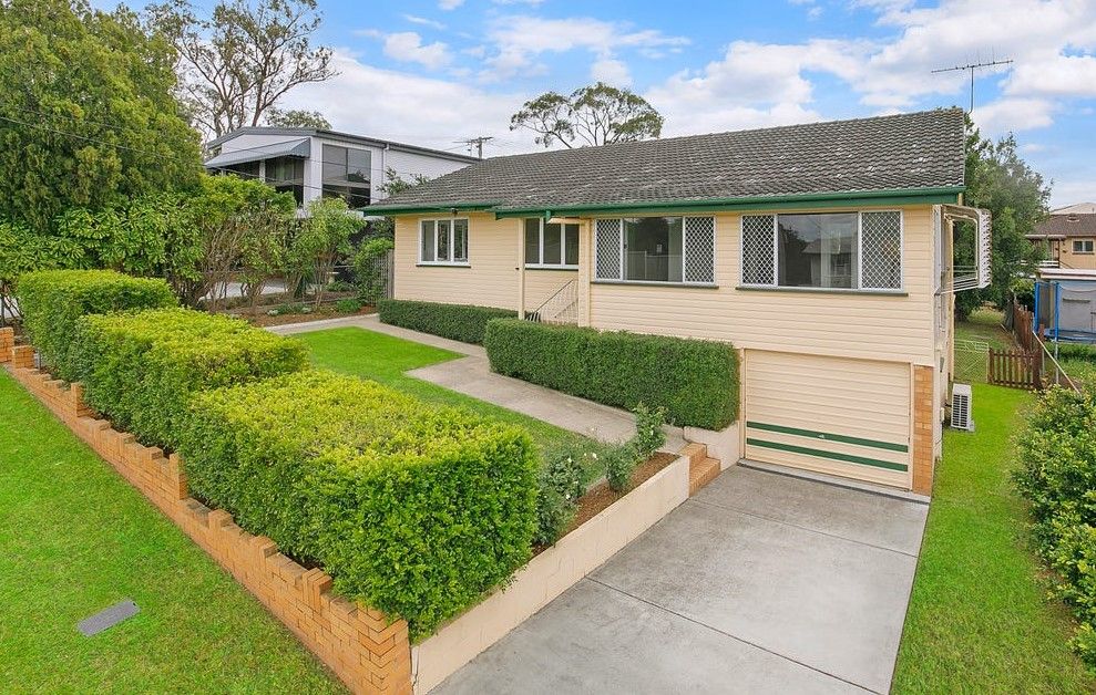 4 bedrooms House in 4 Kordick St CARINA QLD, 4152