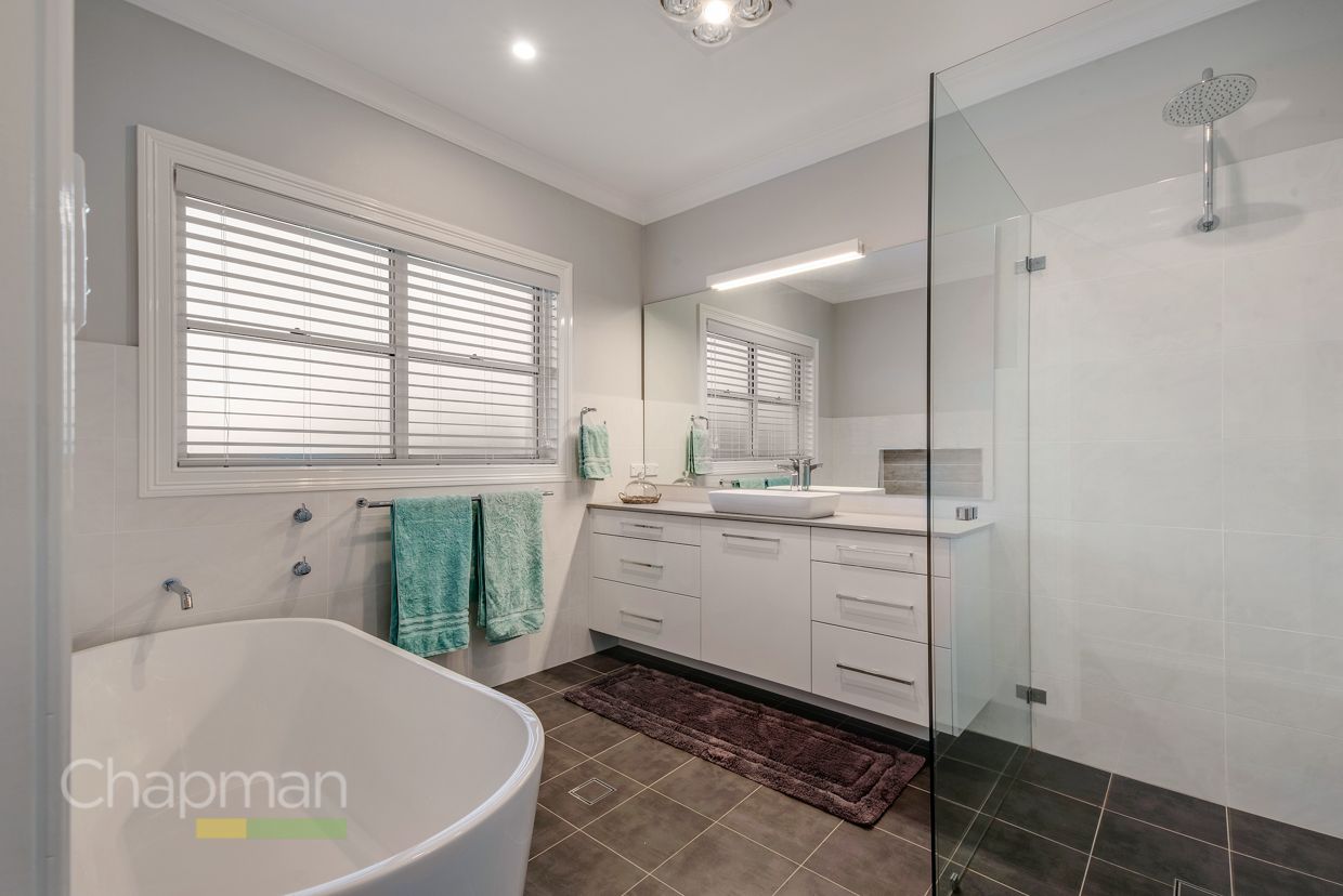 33 Emma Parade, Winmalee NSW 2777, Image 2