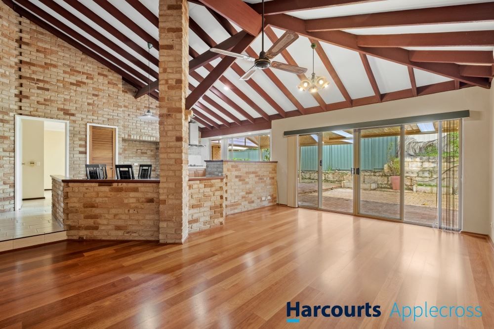 5 bedrooms House in 15 Kirwan Way WINTHROP WA, 6150