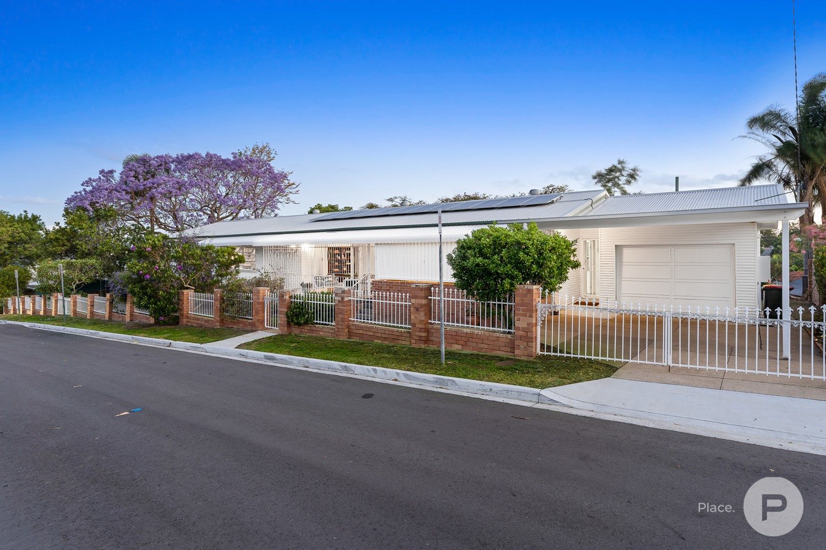 5 bedrooms House in 18 Oxford Street NUNDAH QLD, 4012