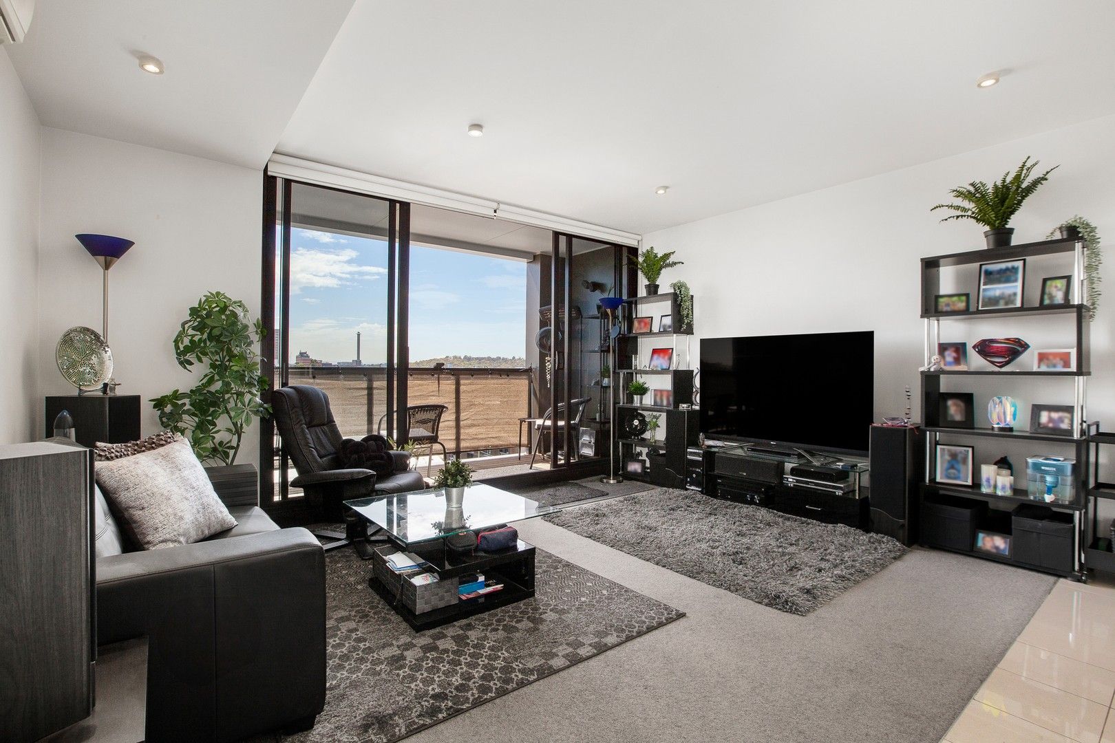2 bedrooms Apartment / Unit / Flat in 505/39 Bosisto Street RICHMOND VIC, 3121