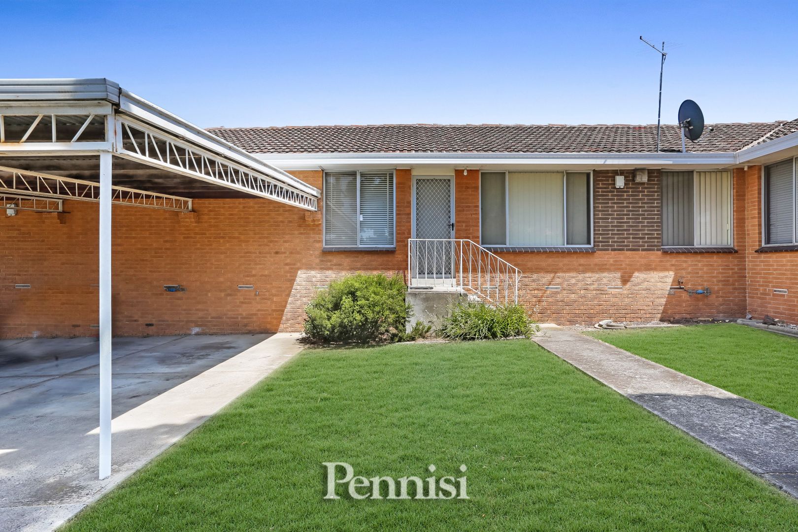 2/63 Roberts Road, Airport West VIC 3042