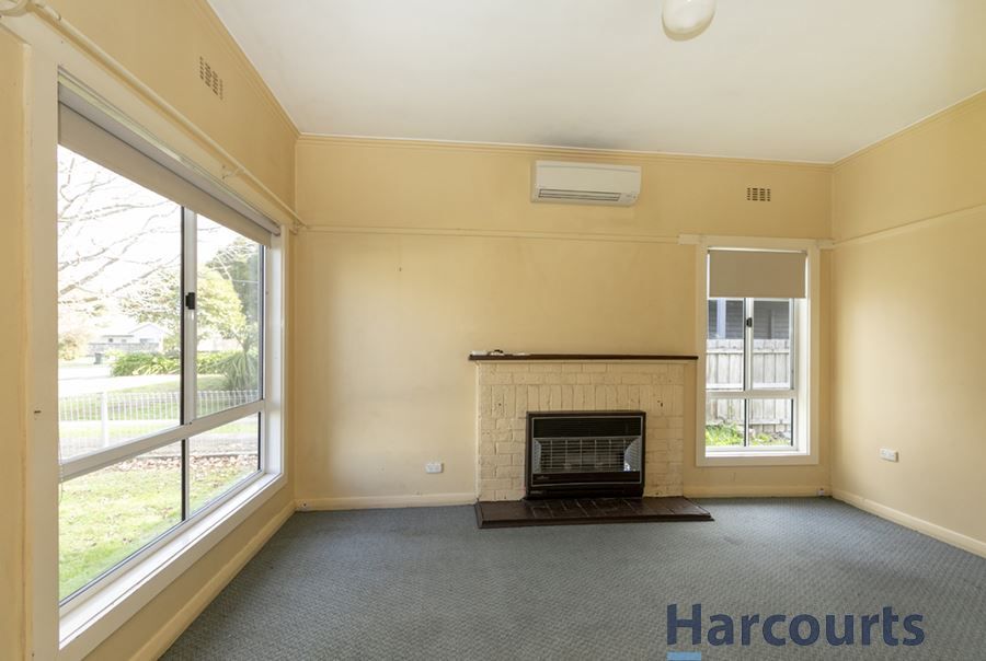 13 Gloucester Place, Warragul VIC 3820, Image 2