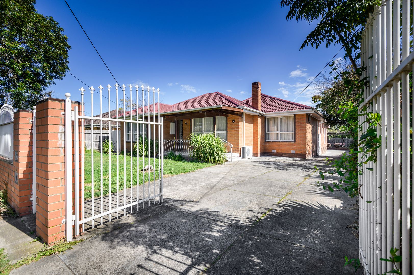 16 Caledonia Crescent, Mulgrave VIC 3170 House For Rent 580 Domain