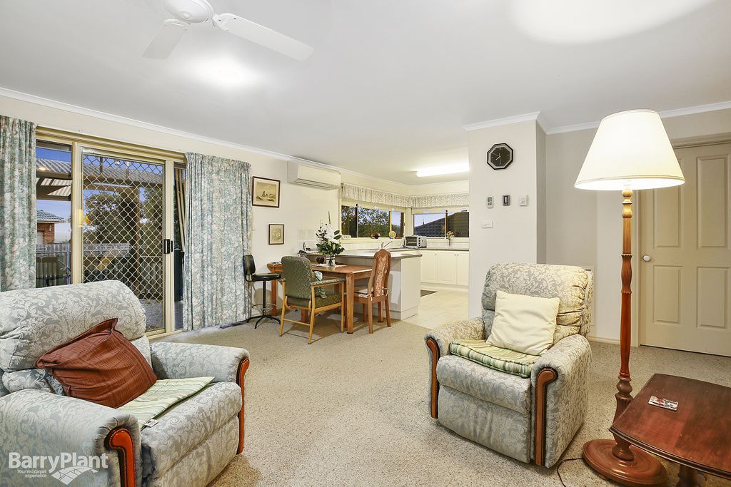 5 Little Chipping Drive, Chirnside Park VIC 3116, Image 2