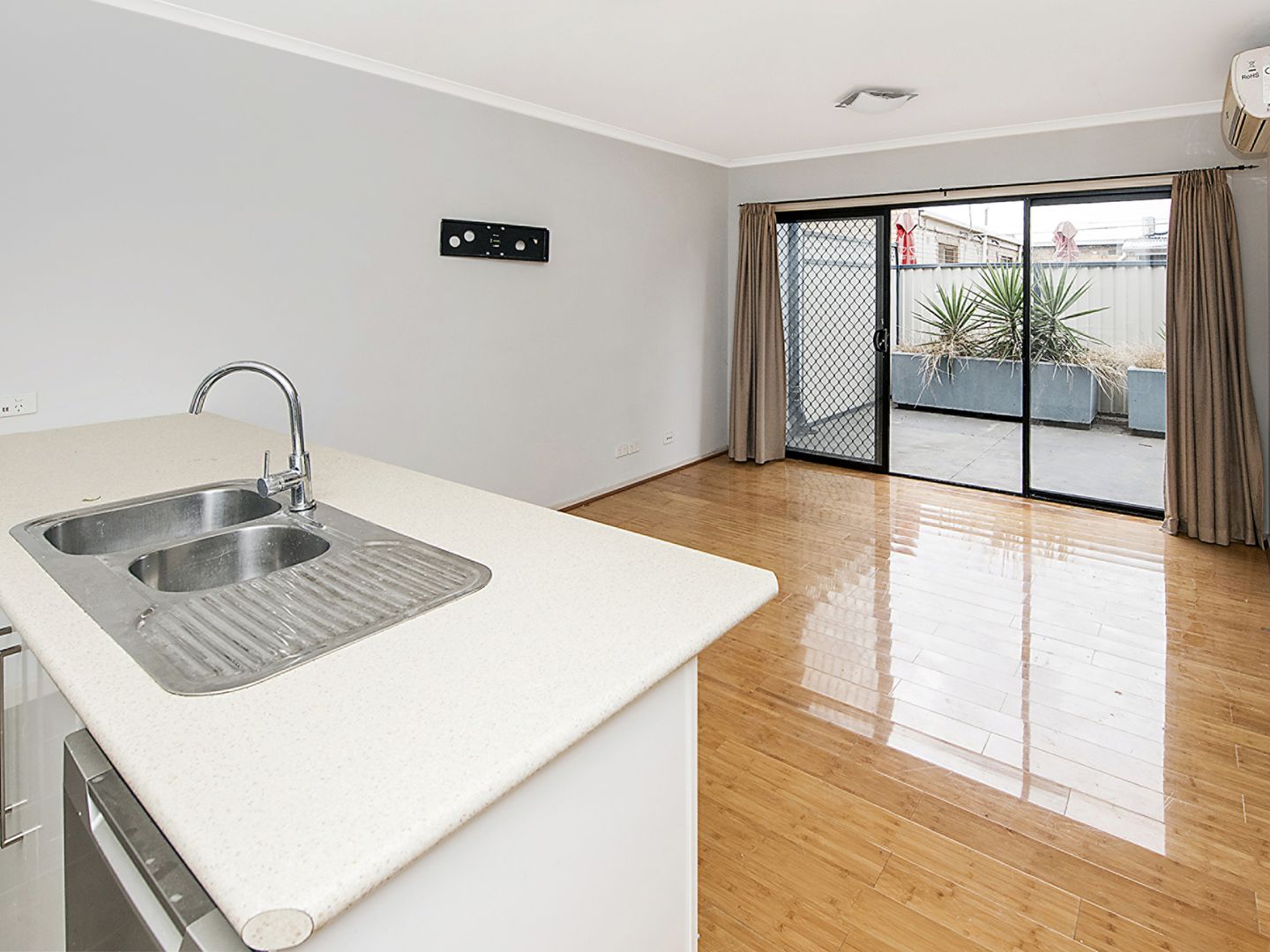 2/3 Orr Street, Heidelberg Heights VIC 3081, Image 2