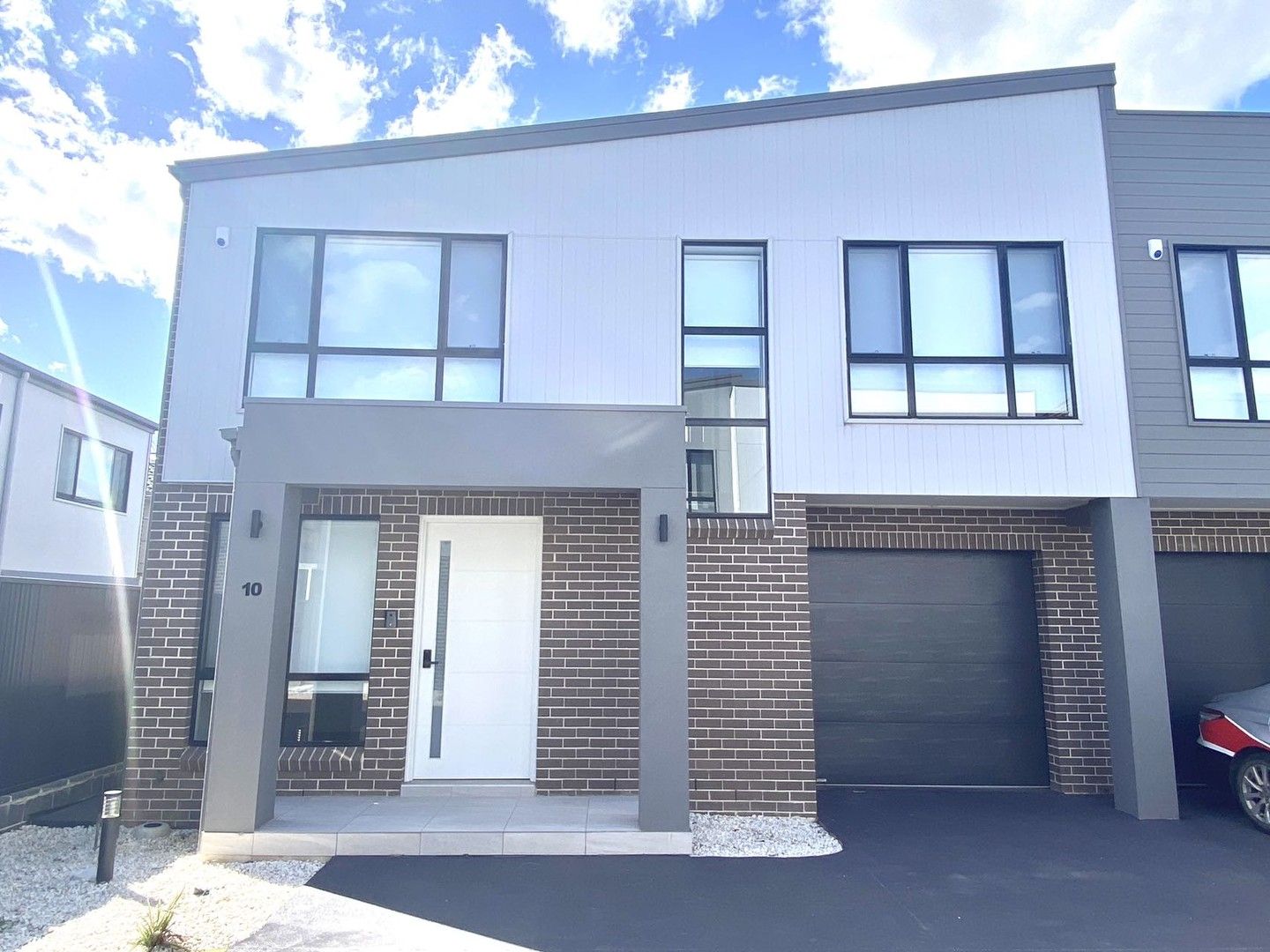 3 bedrooms Townhouse in 10 Sawle Glade MARSDEN PARK NSW, 2765
