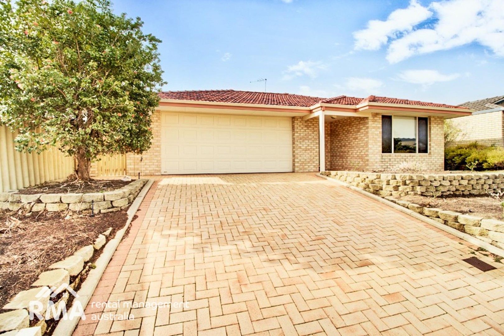 3 bedrooms House in 14 Wirrah Way WARNBRO WA, 6169