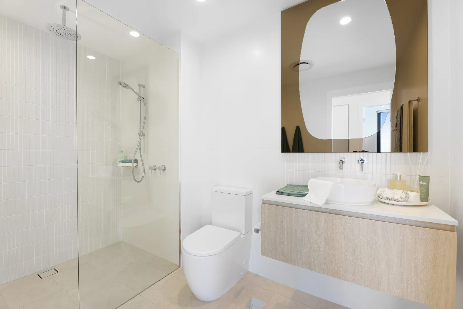 Additional image 12 of 1602/180 Marine Parade, Labrador QLD 4215