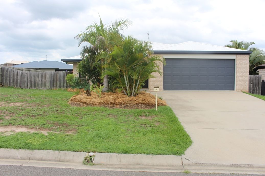 4 bedrooms House in 4 Melanie ct BOYNE ISLAND QLD, 4680