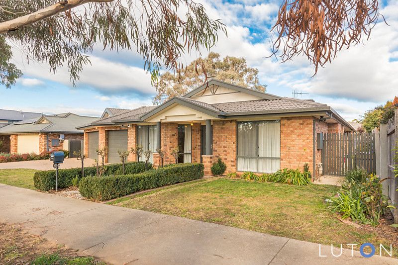 16 Strayleaf Crescent, GUNGAHLIN ACT 2912, Image 0