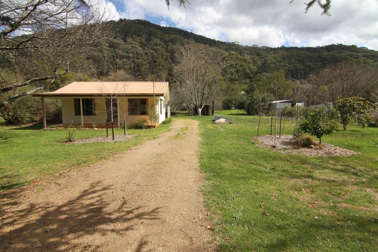 102 Great Alpine Road, Harrietville VIC 3741, Image 0