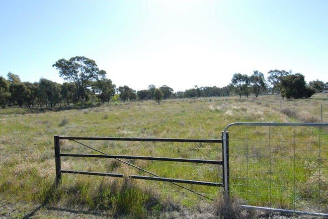 Picture of 4 May Street, DENILIQUIN NSW 2710