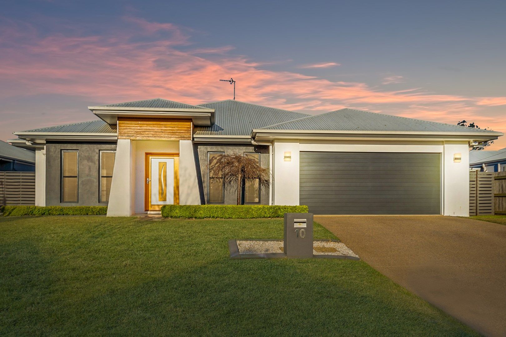 10 Beardsworth Court, Middle Ridge QLD 4350, Image 0