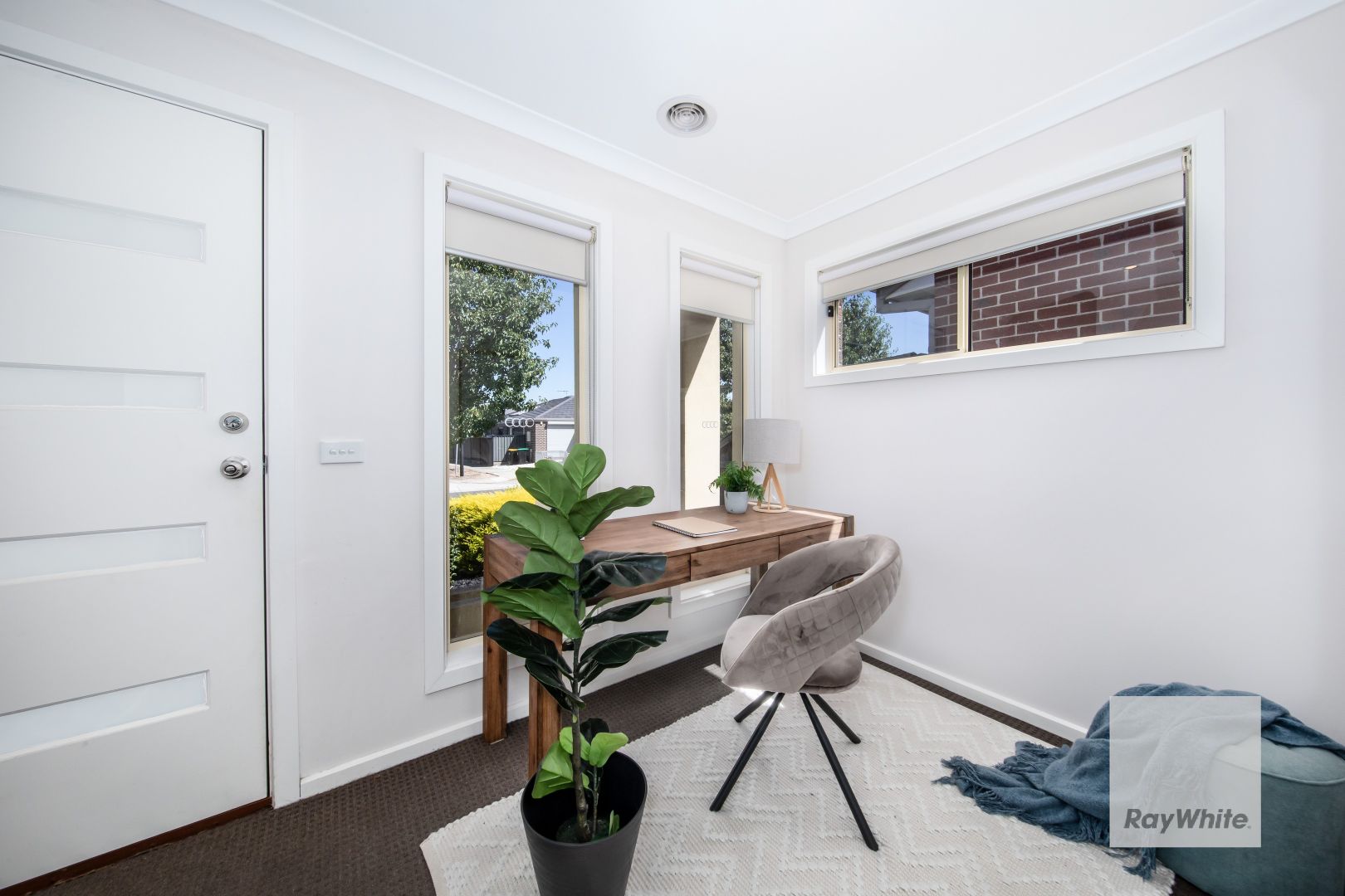 10 Sunningdale Drive, Hillside VIC 3037, Image 2